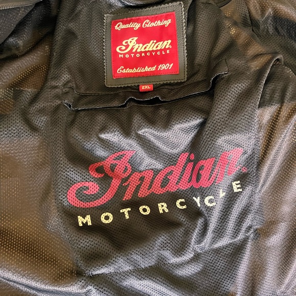 Indian Motorcycle - Black Leather Jacket - Picture 14 of 15
